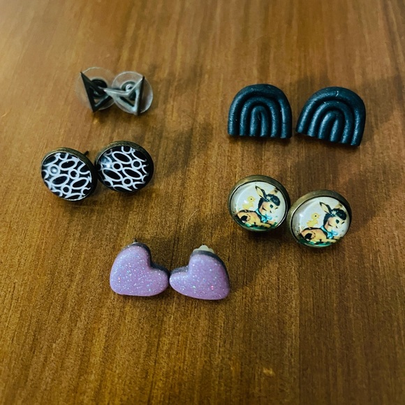 10 Pack of Stud Earrings - Picture 2 of 3